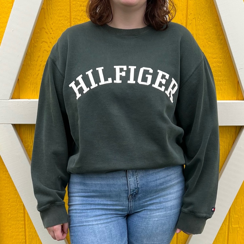 Hunter green Hilfiger crewneck pullover sweatshirt